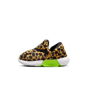 NKK3831IGO-NIKE-SWOOSH-GO-GOLD-BLK-VLT-IV5719-700-V1