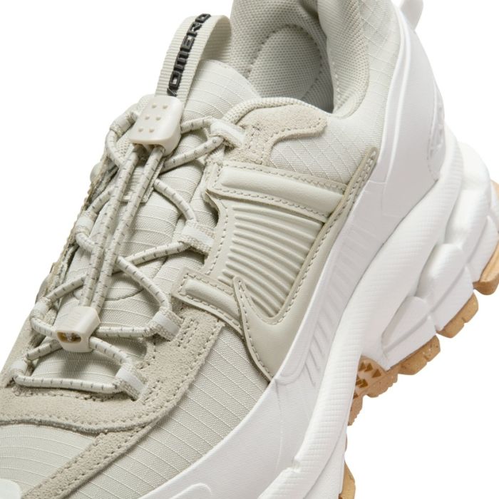 Nike Zoom Vomero Roam Shoes Womens Sail/Gum/Brown | Side Step